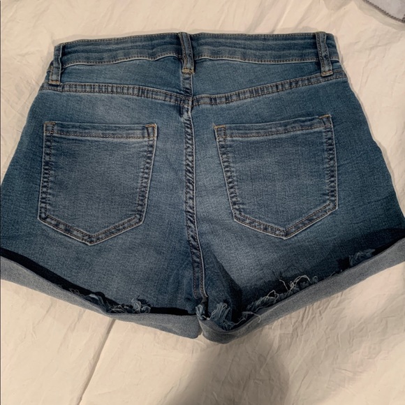 NWTS H&M shorts - Picture 2 of 3